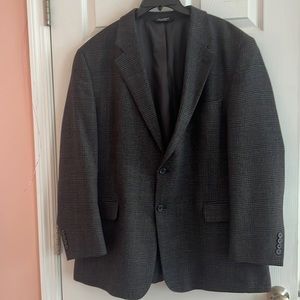 Jos A Bank men’s sport coat- blazer. Gray, black and burgundy. NWOT SIZE 48R